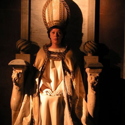 Giovanna, la donna che divenne Papa è nei cinema