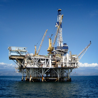Trivellare, per un mare nero di petrolio. E il nuovo decreto italiano semplifica...
