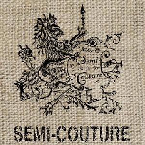 Lo stile del brand Semi-Couture
