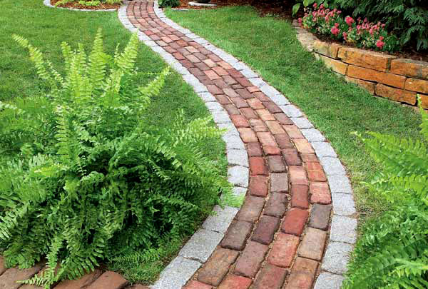 Vialetto in giardino: come unire estetica e funzionalità